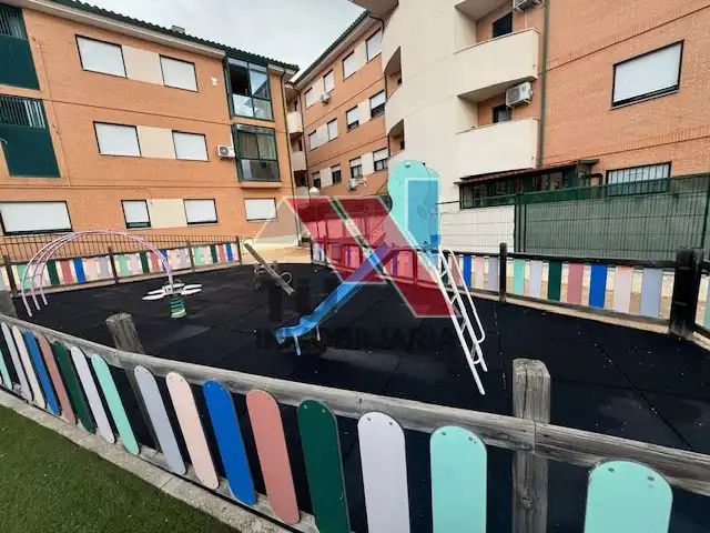 Aparcament de Pis en venda en Fuensalida amb Balcó i Piscina comunitària