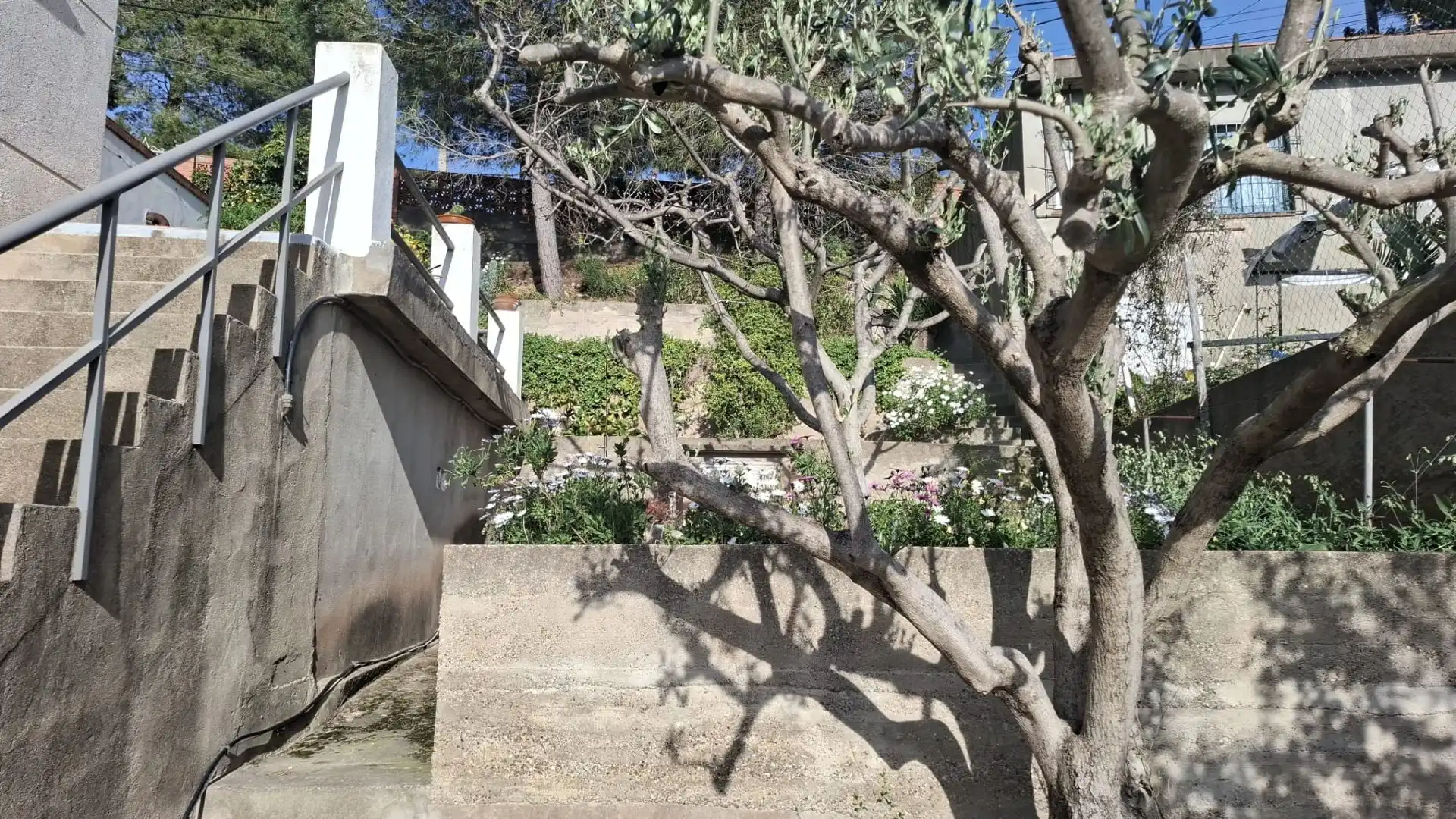 Jardí de Casa o xalet en venda en Vallirana amb Aire condicionat, Calefacció i Terrassa