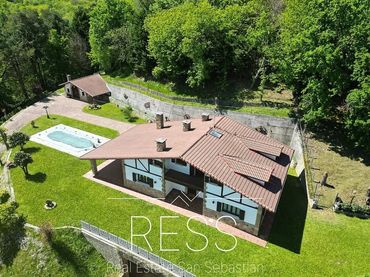 Detached house with balcony for sale in Jaitzubia Auzoa