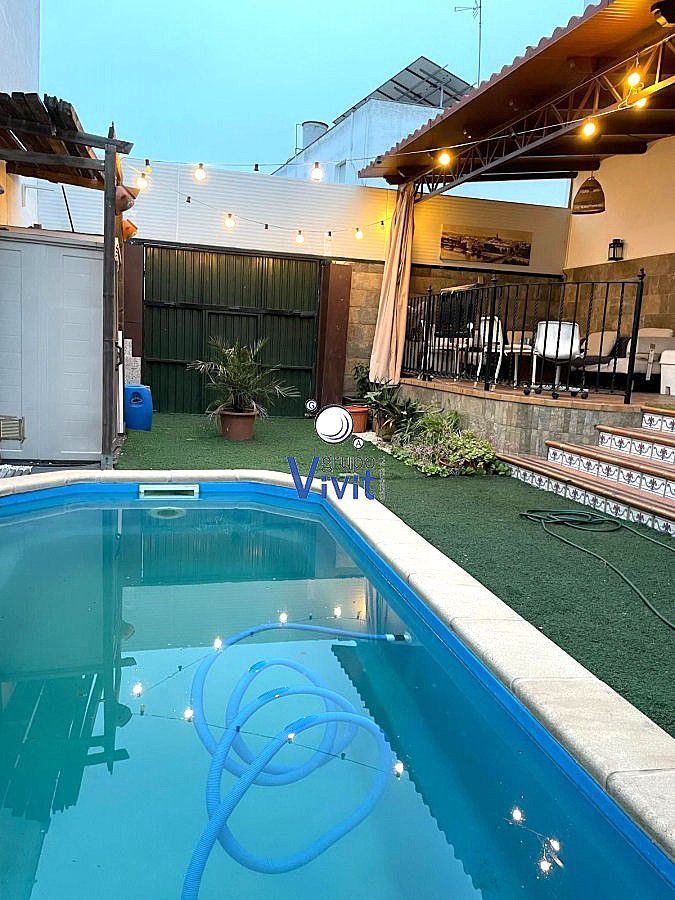 Swimming pool of Single-family semi-detached for sale in Alcalá de Guadaira  with Air Conditioner