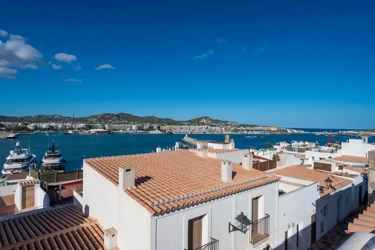 Duplex with terrace for sale in Carrer Alt