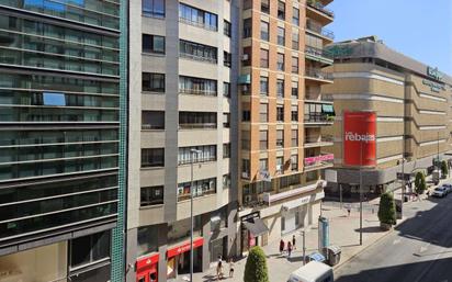 Vista exterior de Pis en venda en Alicante / Alacant amb Aire condicionat, Terrassa i Balcó