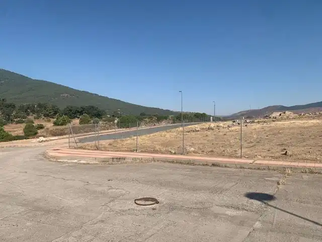 Residential zum Verkauf in PUENTE PASIL, El Tiemblo