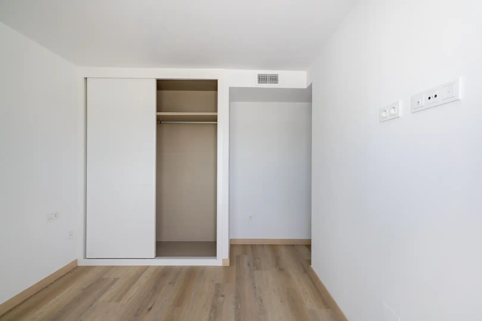 Bedroom of Attic for sale in Málaga  with Air Conditioner, Heating and Terrace