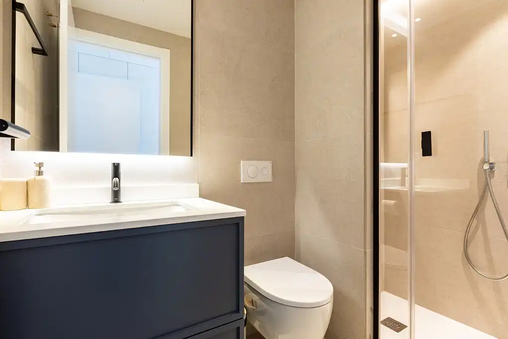 Badezimmer von Wohnungen zum Verkauf in Pollença mit Klimaanlage, Heizung und Terrasse