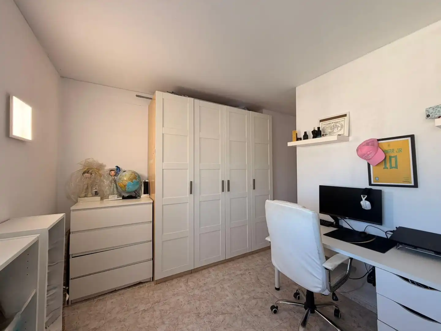 Habitación de Casa adosada en venta en Vilablareix con Calefacción y Trastero