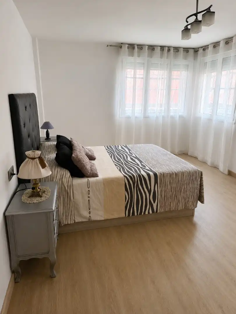 Bedroom of Flat for rent in Gijón   with Heating, Parquet flooring and Storage room