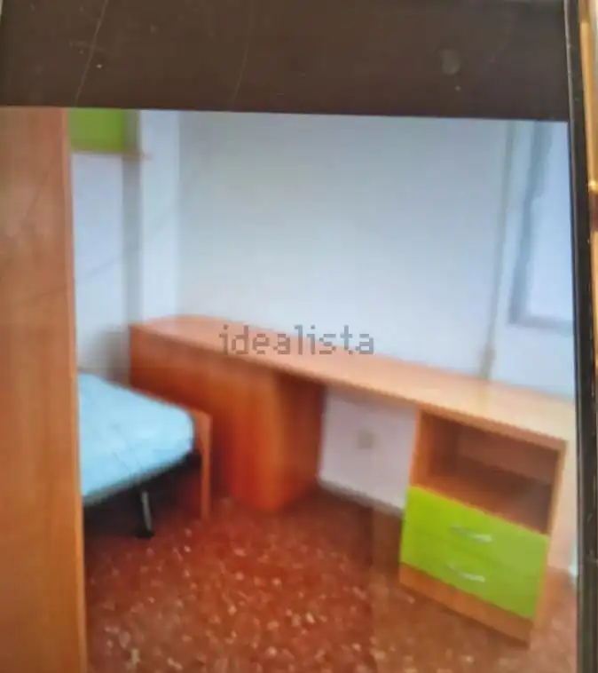 Habitación de Piso de alquiler en Almería con Aire acondicionado y Amueblado