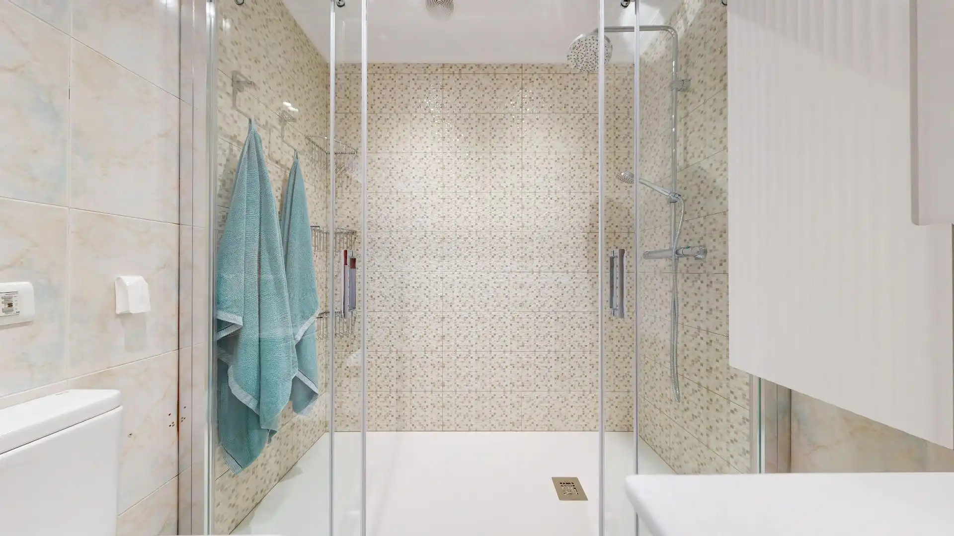 Baño de Ático en venta en Galdakao con Calefacción, Terraza y Trastero