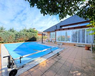 Exterior view of Single-family semi-detached for sale in Arroyomolinos (Madrid)  with Heating, Private garden and Swimming Pool