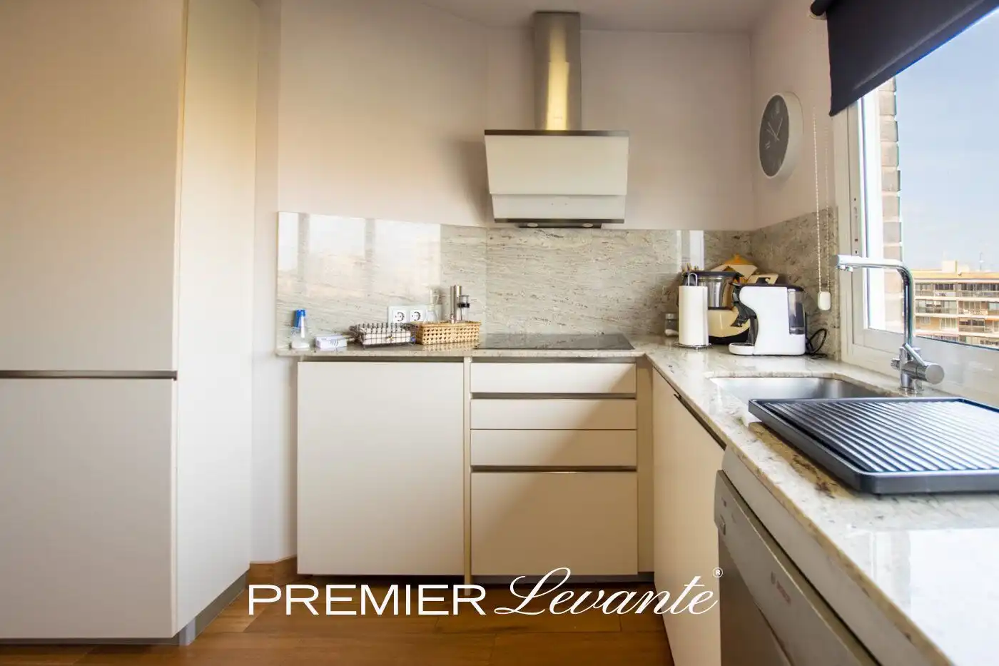 Cocina de Piso en venta en Alicante / Alacant con Aire acondicionado, Calefacción y Jardín privado