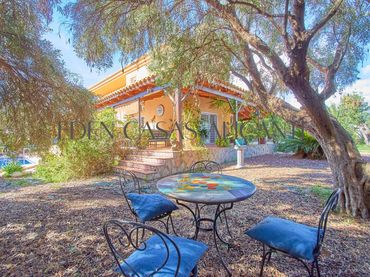 Chalet con balcón en venta en La Font - Mezquitas