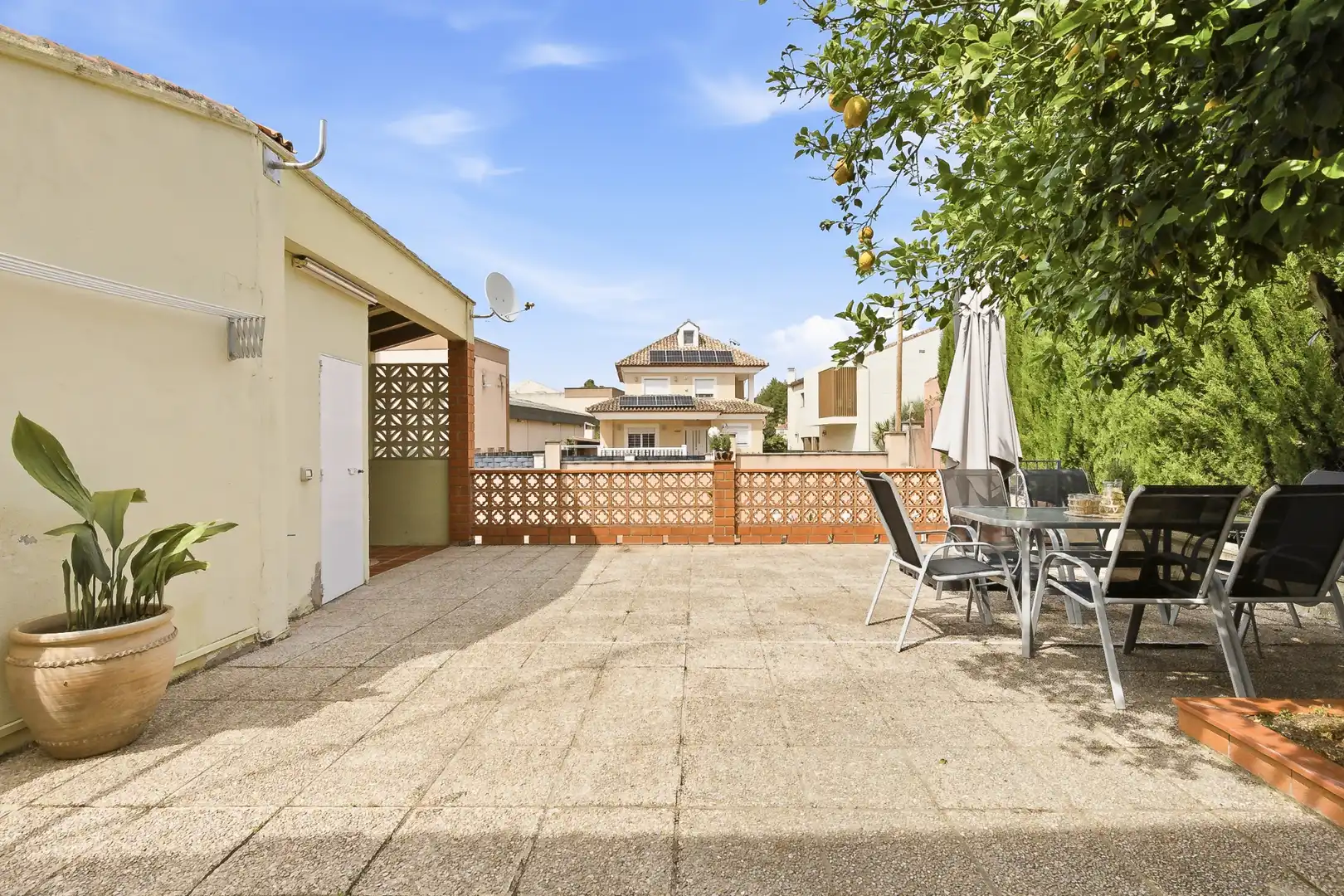 Terraza de Casa adosada en venta en Navajas con Aire acondicionado, Calefacción y Jardín privado