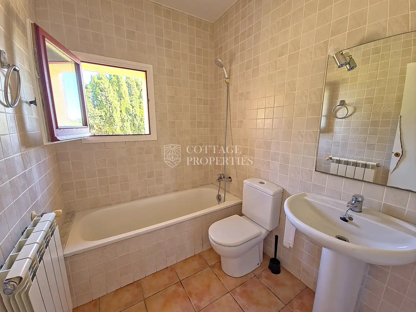 Baño de Finca rústica en venta en Vilademuls con Jardín privado, Terraza y Alarma