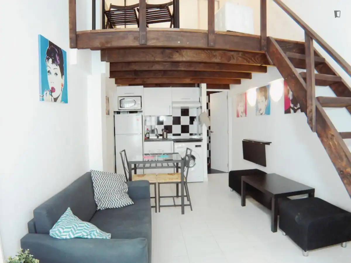 Study for rent in Valdeacederas