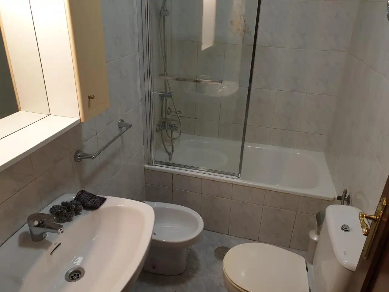Badezimmer von Wohnung zur Miete in Ourense Capital  mit Heizung, Terrasse und Möbliert