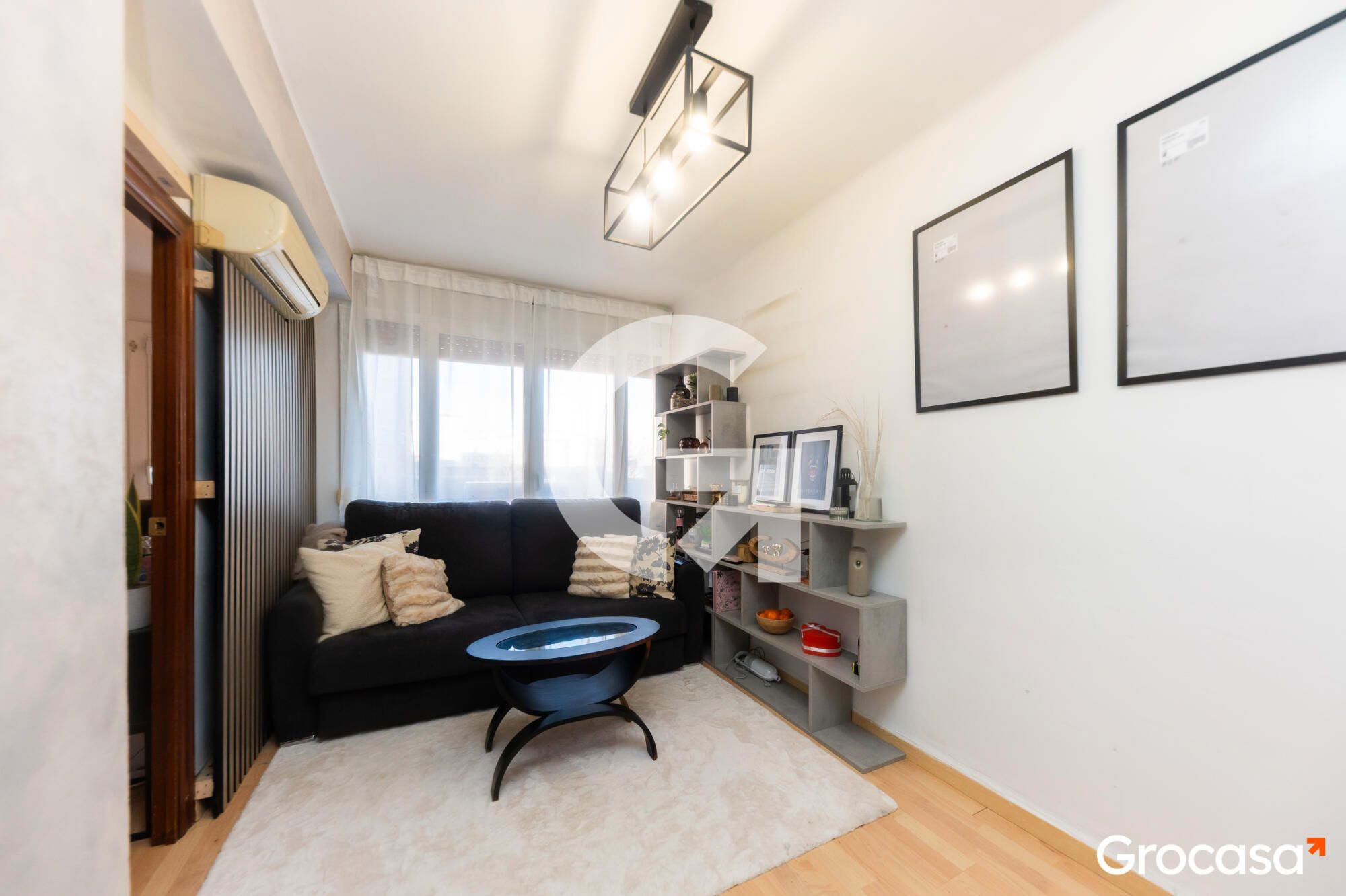 Sala de estar de Piso en venta en Cornellà de Llobregat con Aire acondicionado, Amueblado y Horno