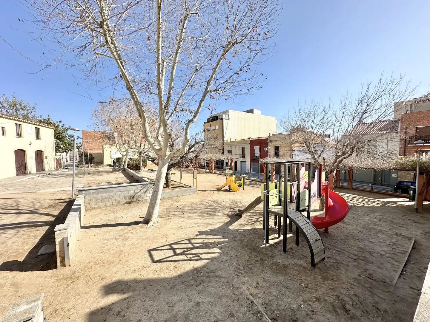 Außenansicht von Einfamilien-Reihenhaus zum Verkauf in El Masnou mit Heizung, Privatgarten und Terrasse