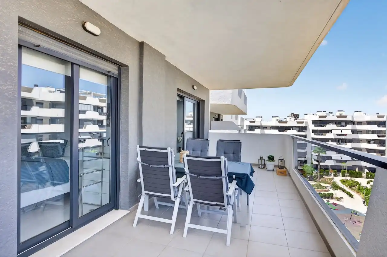 Terraza de Ático en venta en Elche / Elx con Aire acondicionado, Calefacción y Jardín privado