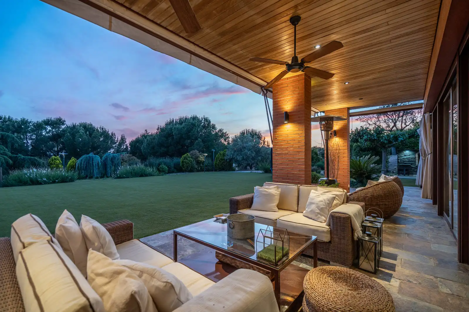 Terrassa de Casa o xalet en venda en Las Rozas de Madrid amb Aire condicionat, Calefacció i Jardí privat