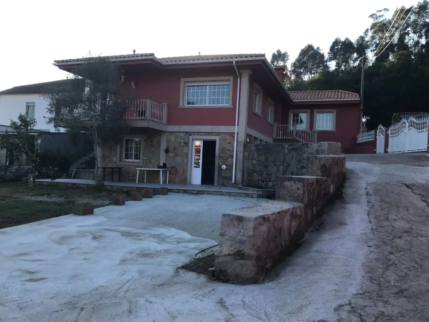 Außenansicht von Haus oder Chalet zur Miete in O Rosal   mit Heizung, Privatgarten und Terrasse