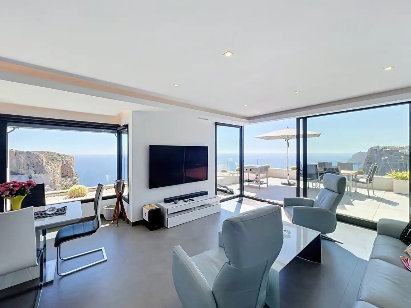 Penthouse with pool for sale in Cumbre del Sol, imagen 6