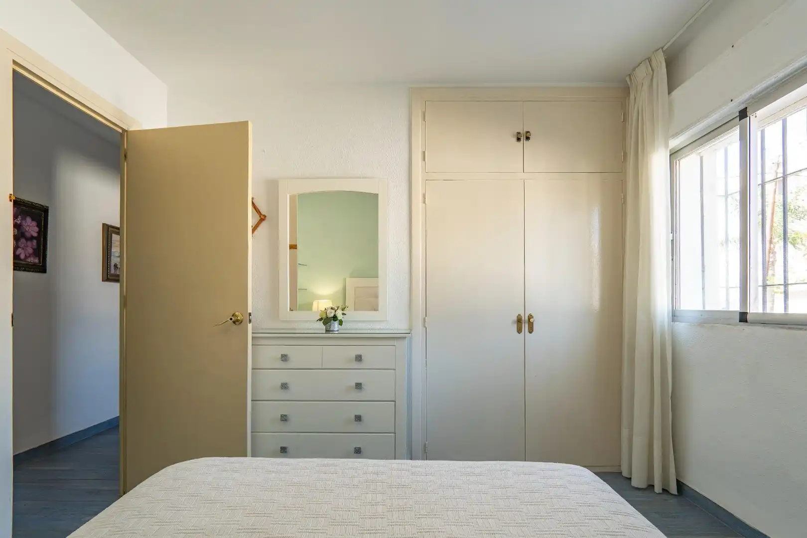 Schlafzimmer von Erdgeschoss zur Miete in Rincón de la Victoria mit Klimaanlage, Heizung und Terrasse