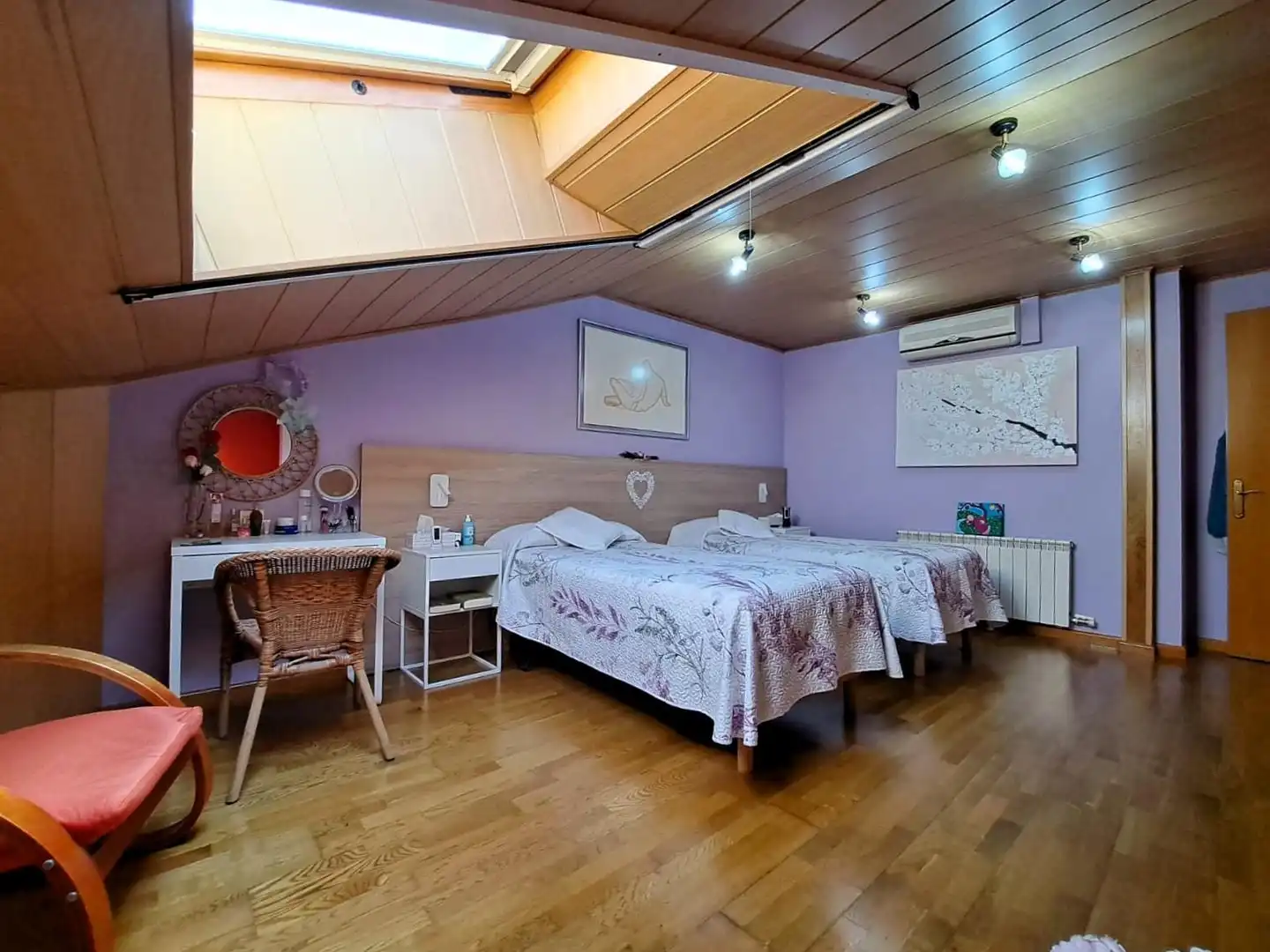 Habitación de Dúplex en venta en Olesa de Montserrat con Aire acondicionado, Calefacción y Jardín privado