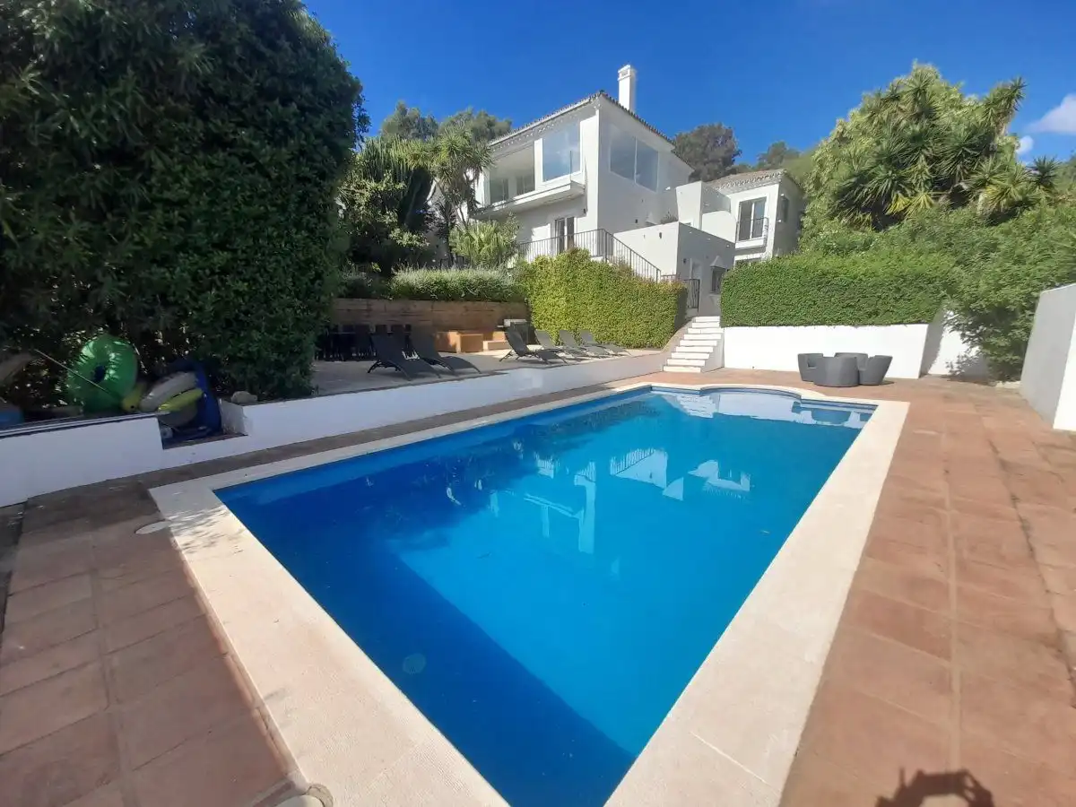 Chalet con piscina en venta en Sotogrande Alto