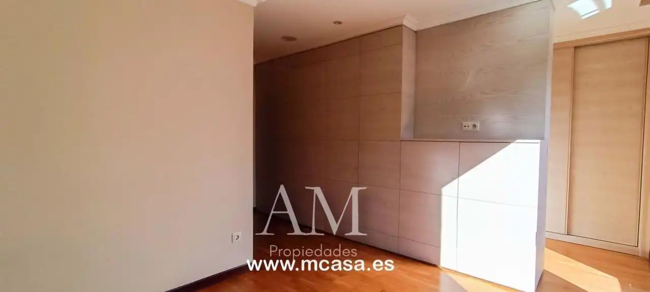 Casa o xalet en venda en Vigo  amb Calefacció, Jardí privat i Terrassa