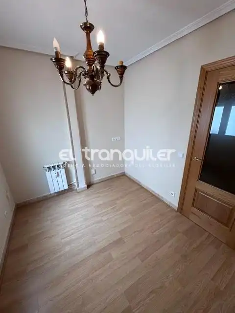 Schlafzimmer von Wohnung zur Miete in Madrid mit Klimaanlage und Waschmaschine