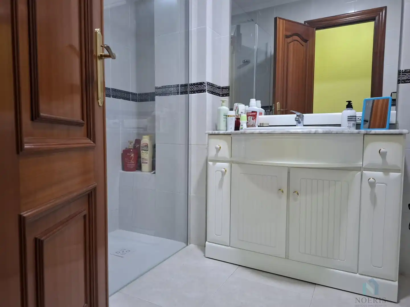 Bathroom of Houses for sale in Benetússer  with Air Conditioner, Terrace and Balcony