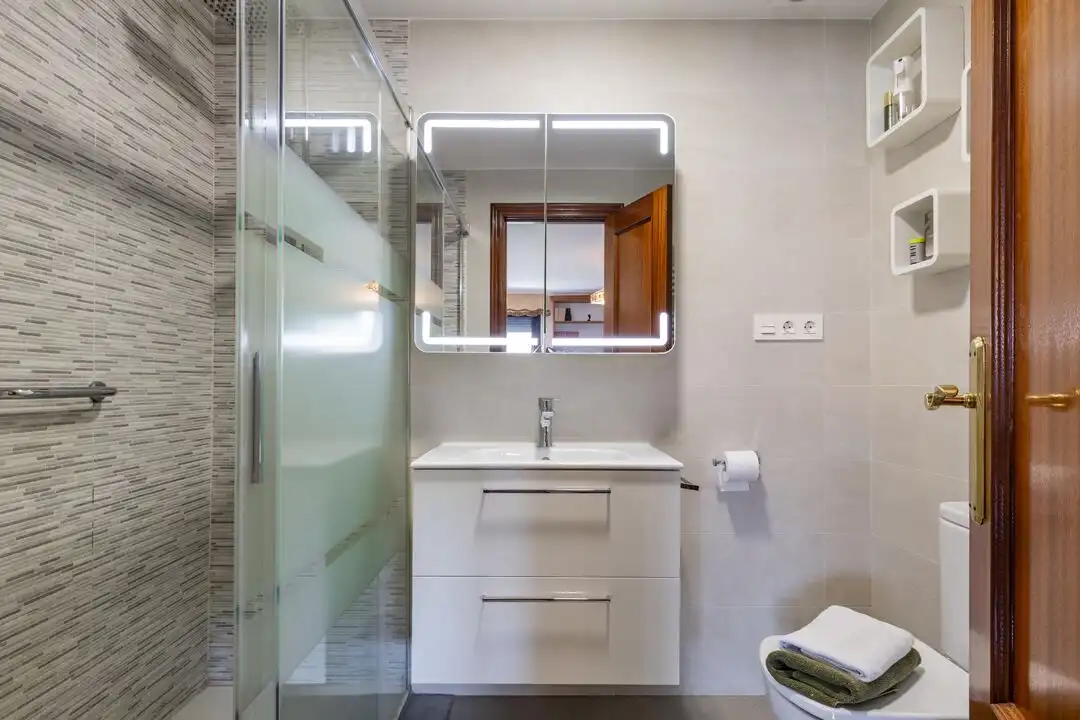 Badezimmer von Wohnung zum Verkauf in Irun  mit Heizung