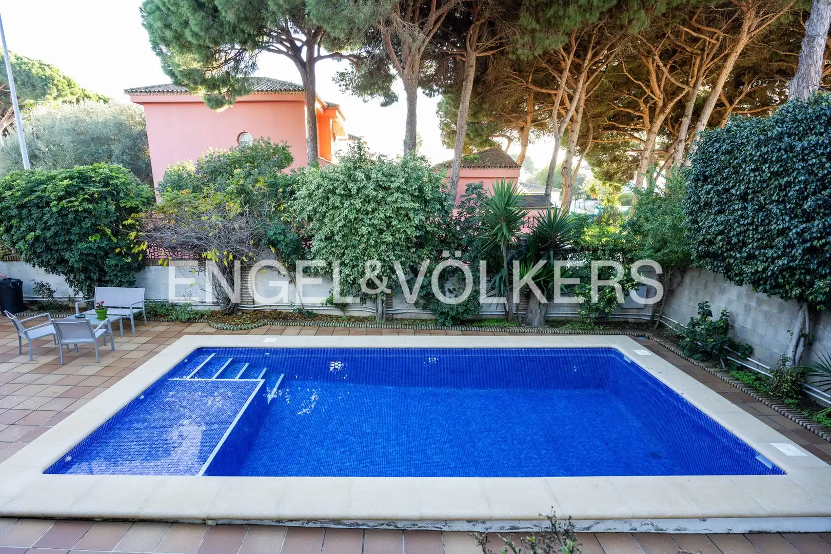 Piscina de Casa o xalet en venda en Chiclana de la Frontera amb Aire condicionat, Calefacció i Jardí privat