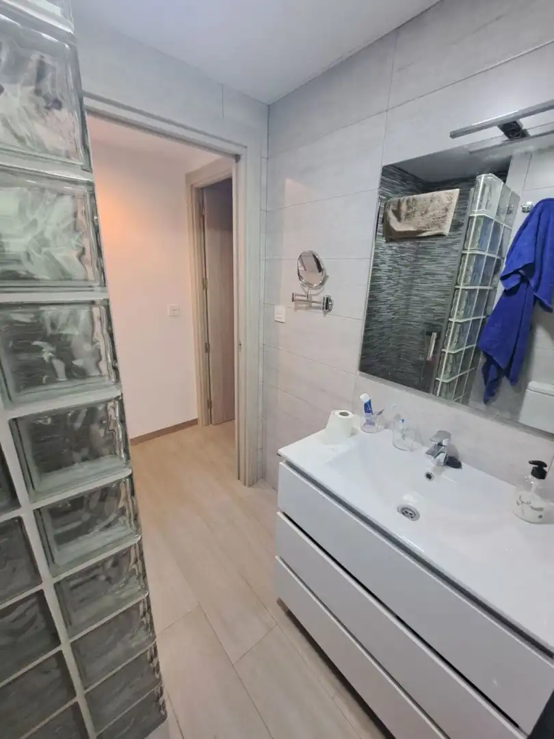 Baño de Piso de alquiler en Granada con Aire acondicionado, Calefacción y Balcón