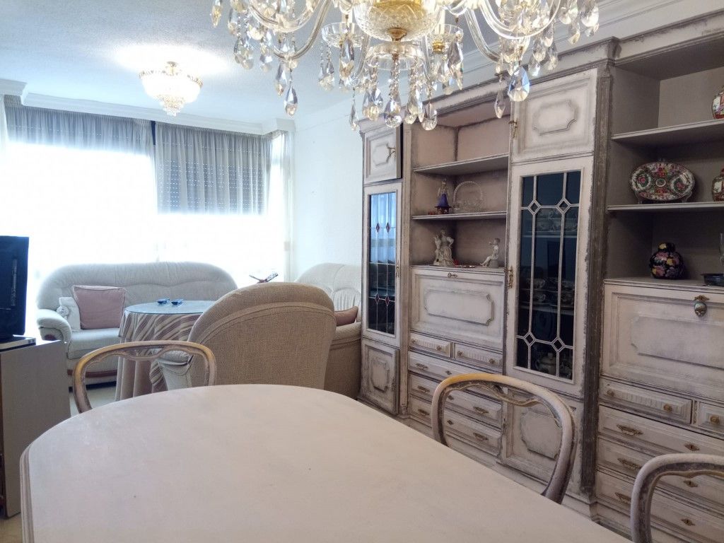 Comedor de Piso en venta en  Granada Capital con Calefacción