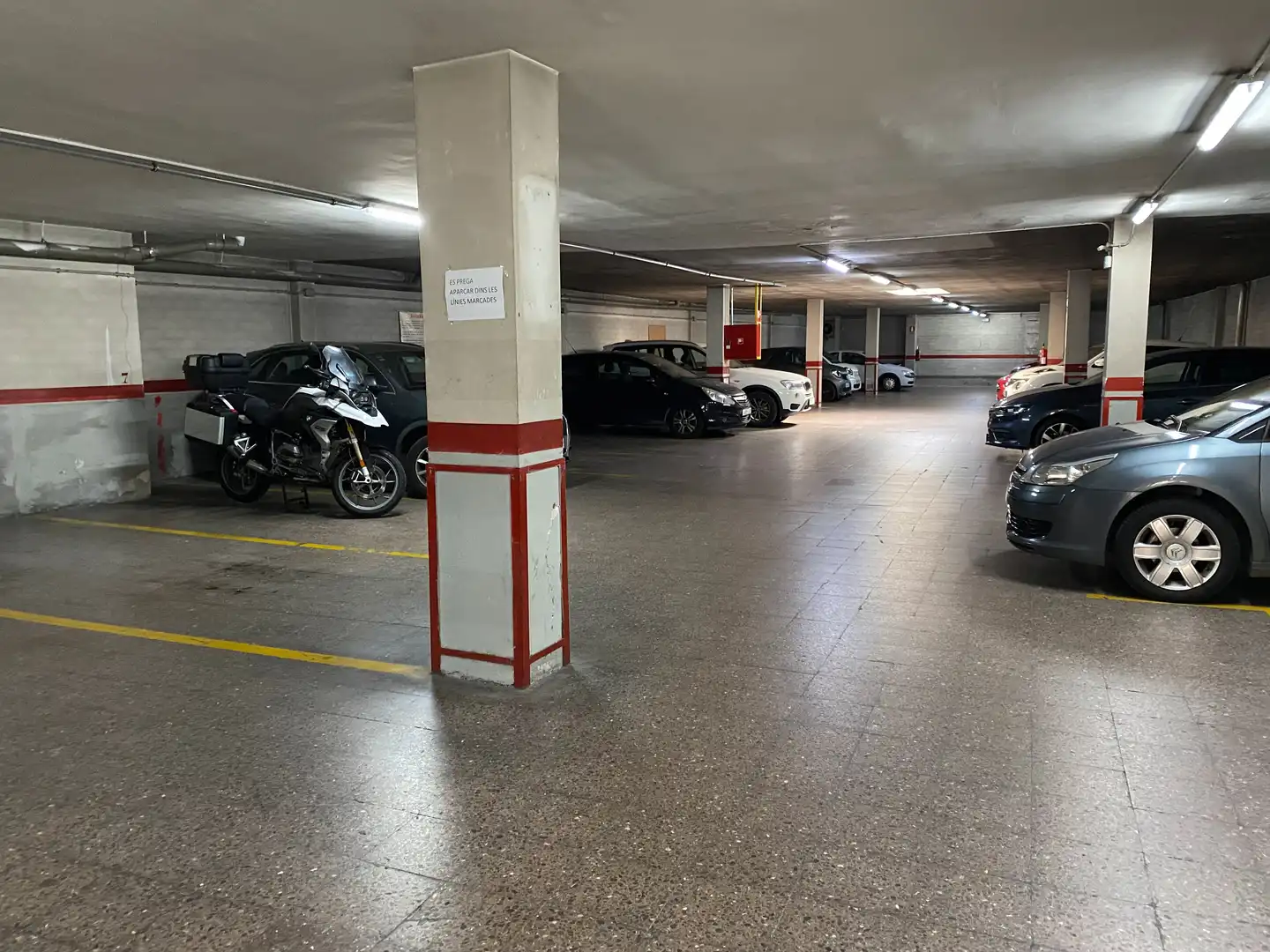 Garage zur Miete in N/A, -1, Barri del Centre