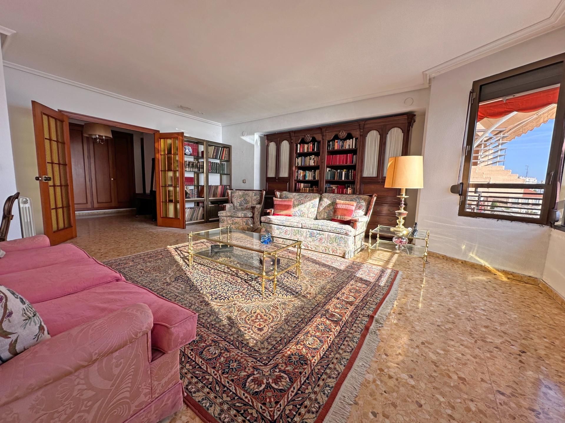 Sala d'estar de Pis en venda en Alicante / Alacant amb Terrassa i Alarma