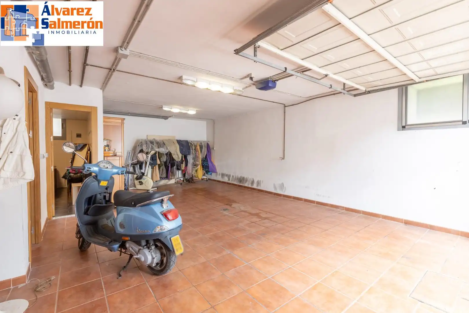 Casa adosada en venta en Granada con Aire acondicionado, Calefacción y Balcón