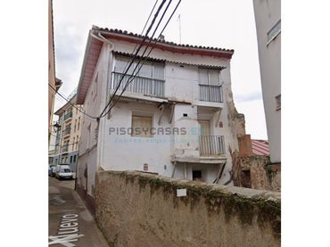 House with garden for sale in Barrio Nuevo 9