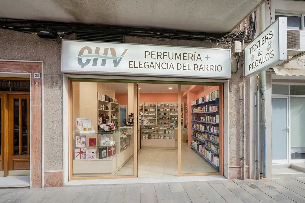 Locale commerciale in vendita a Av Alfonso XIII
