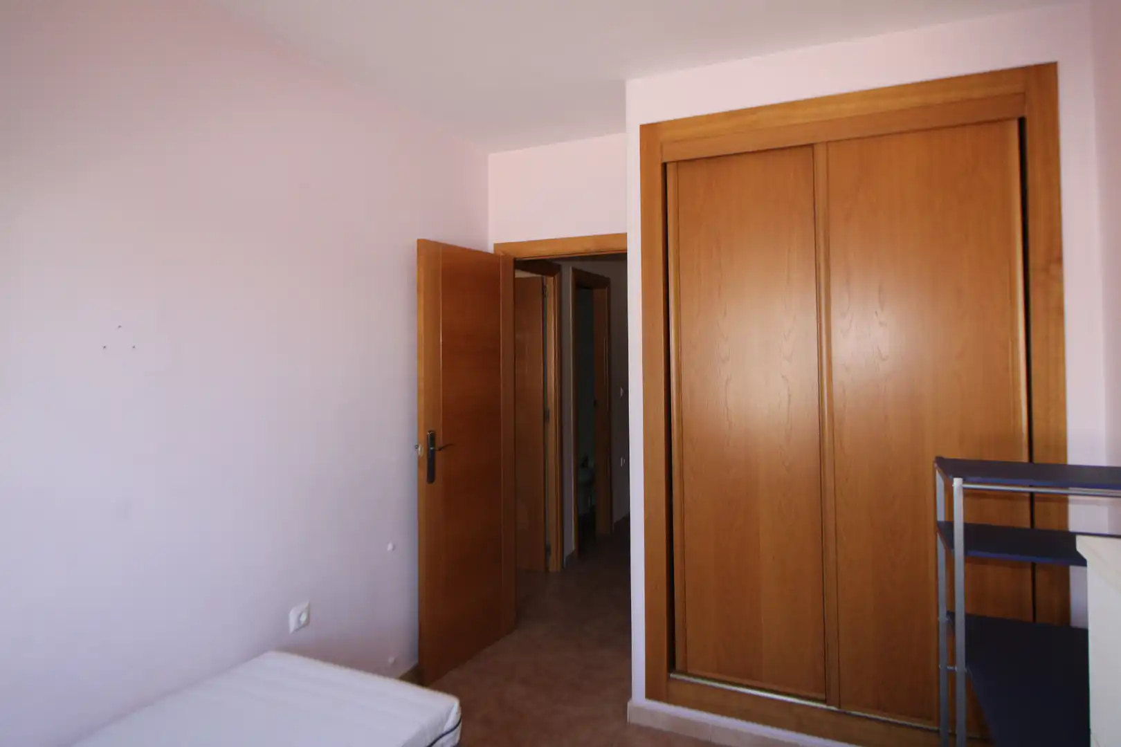 Schlafzimmer von Einfamilien-Reihenhaus zur Miete in Aljaraque mit Privatgarten, Abstellraum und Möbliert