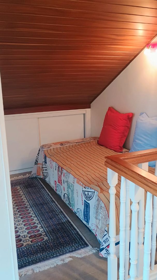 Dormitori de Casa o xalet en venda en Laredo amb Calefacció, Jardí privat i Terrassa