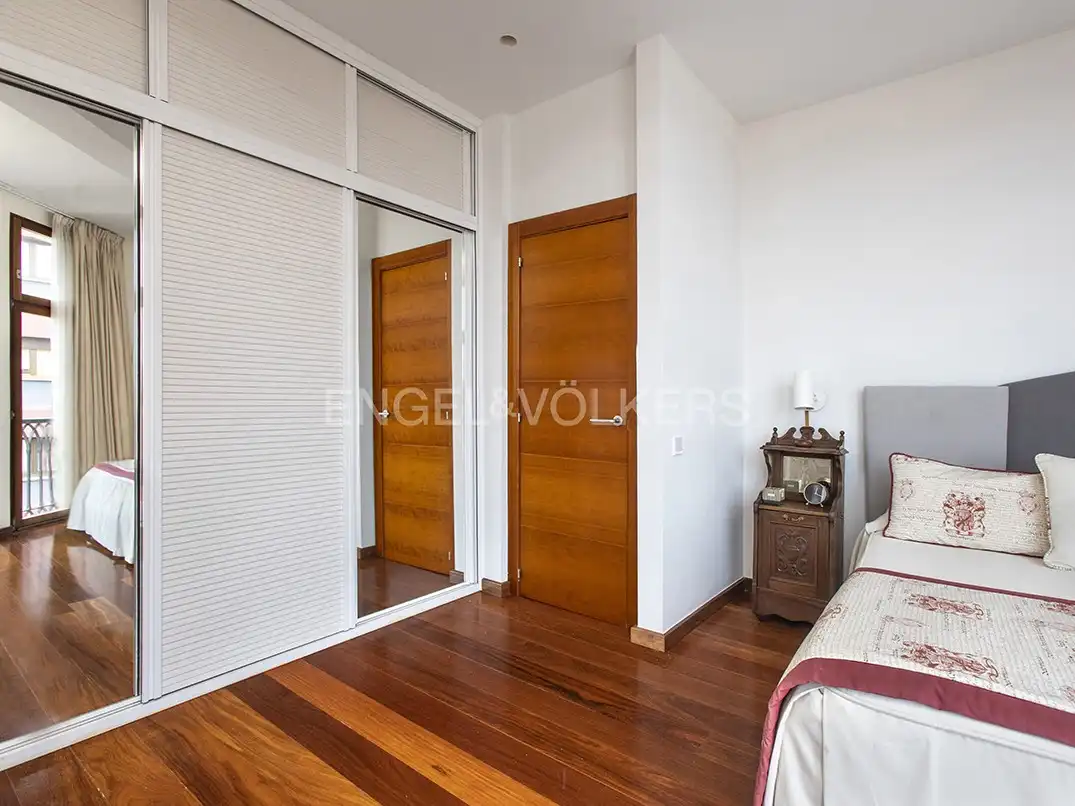 Habitación de Ático en venta en Gijón  con Calefacción, Parquet y Terraza