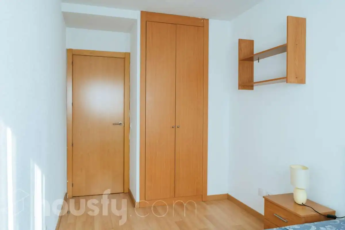 Habitación de Piso de alquiler en Valdemoro con Parquet y Amueblado