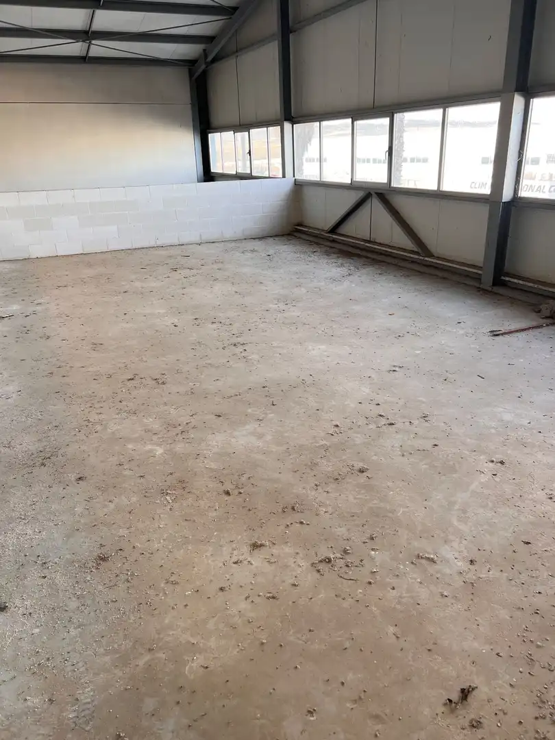 Nave industrial de alquiler en Salteras