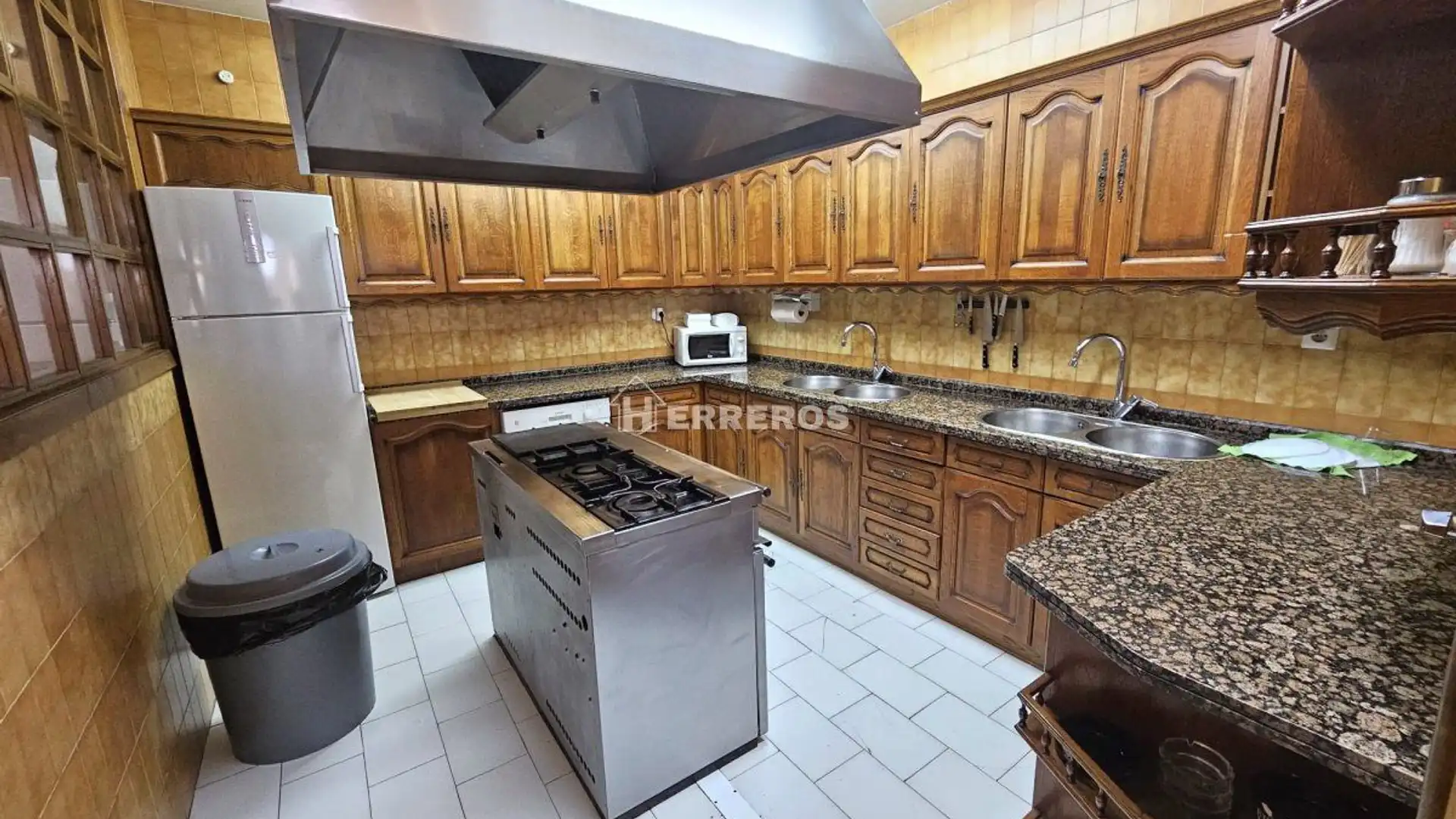 Cocina de Local en venta en  Logroño