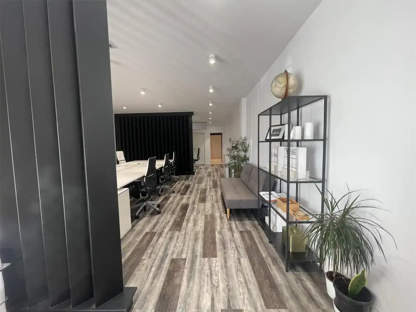 Office for rent in Estepona  with Air Conditioner and Furnished