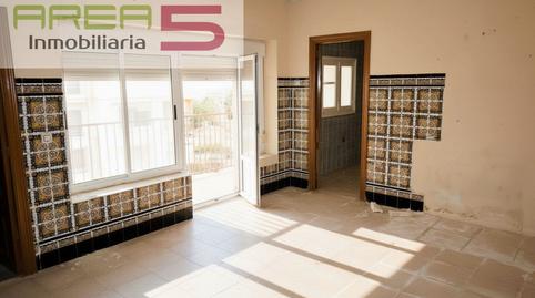 Foto 2 de Casa adosada en venta en Santa Marta, Badajoz