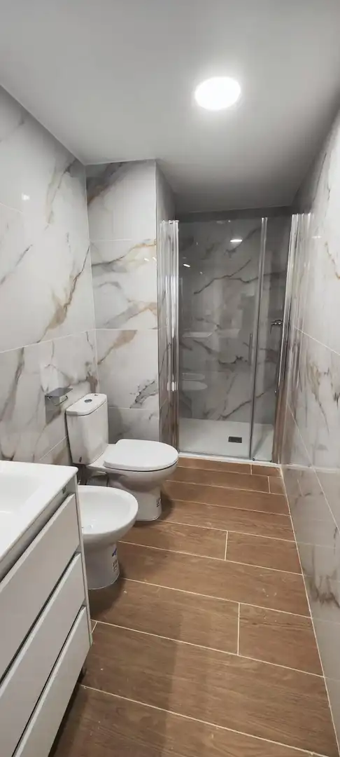 Bany de Pis de lloguer en Castellón de la Plana / Castelló de la Plana amb Balcó